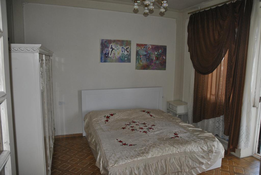 Aram Guest House Ereván Habitación foto